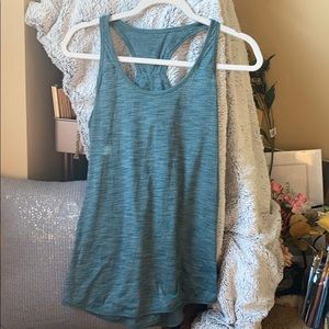 Lululemon tank